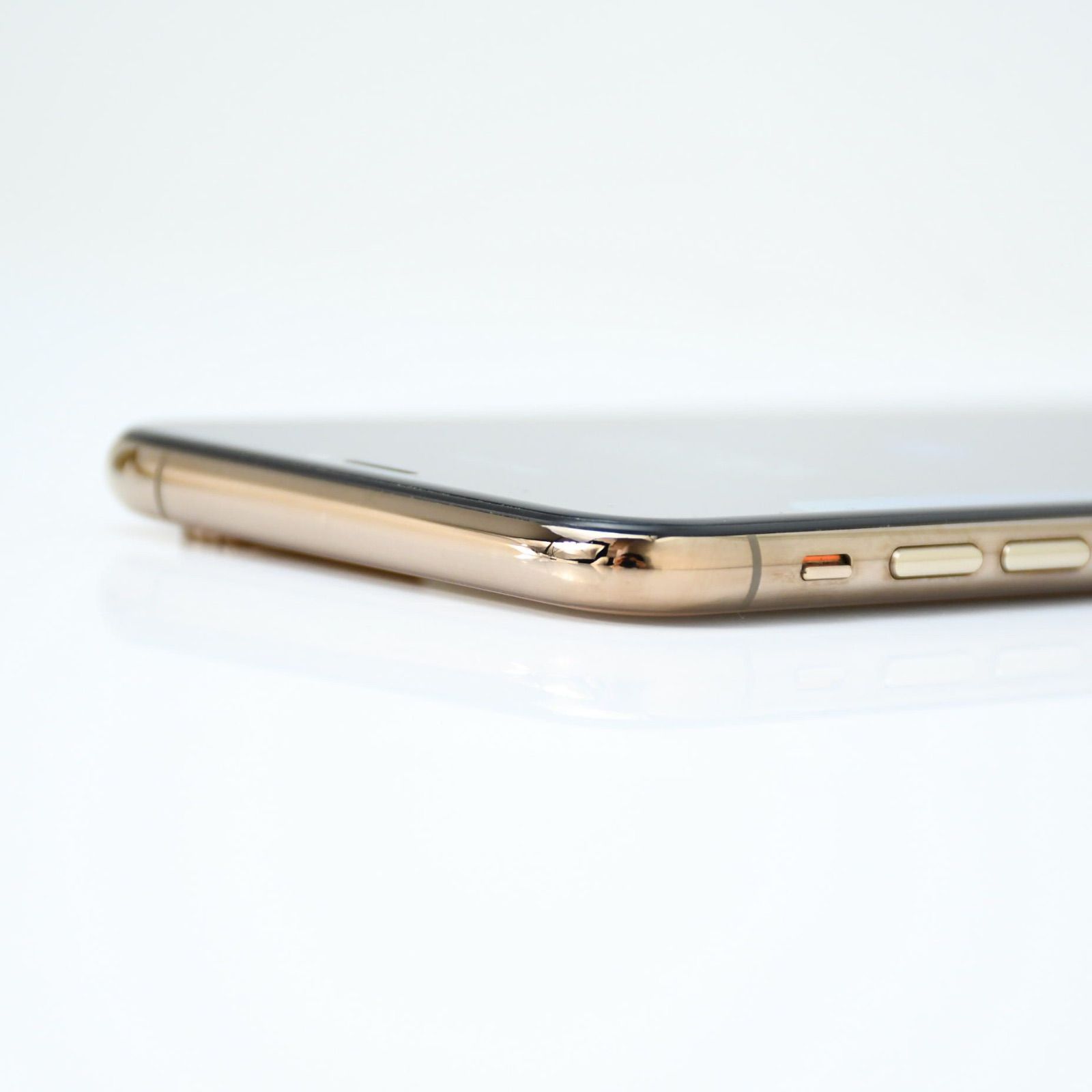 ジャンク＊美品】au iPhone XS 64GB ゴールド - メルカリ