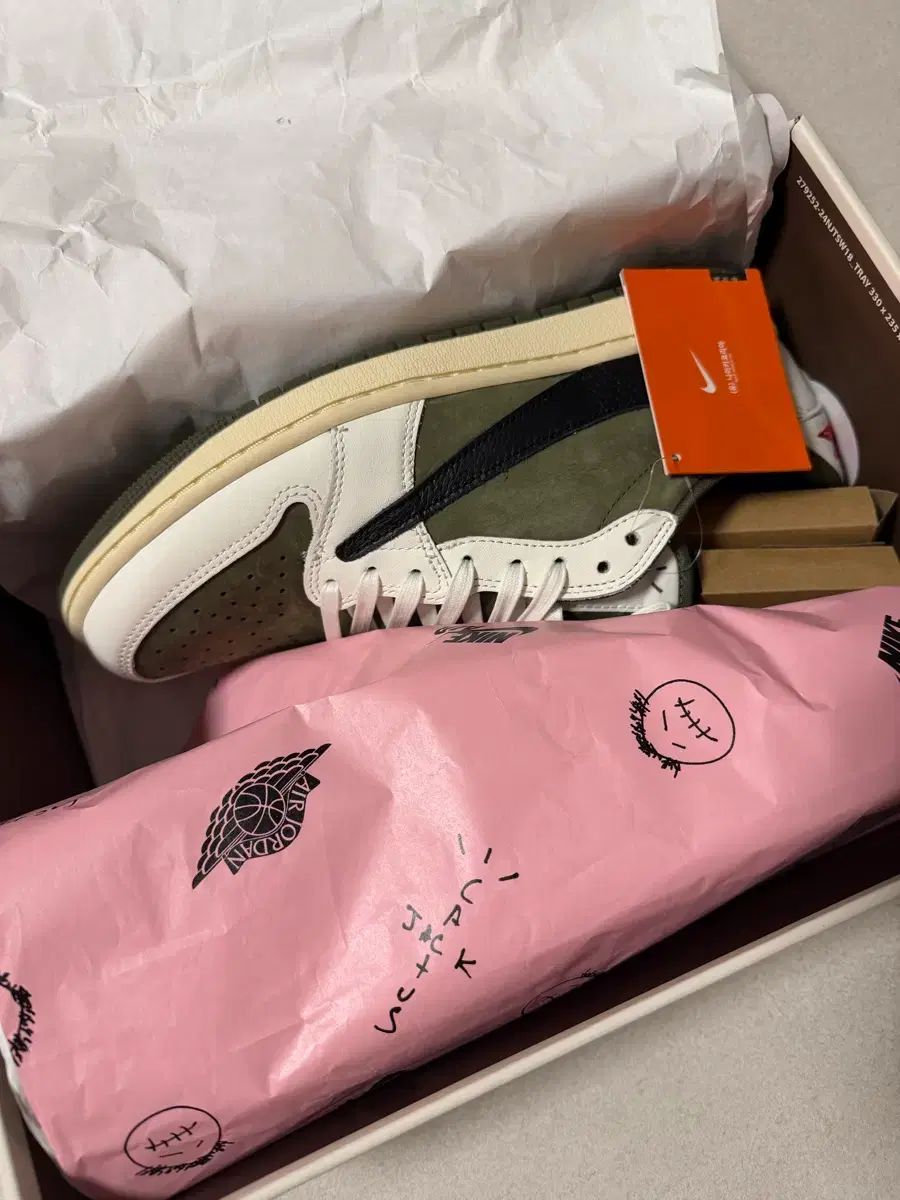 285 NIKE ジョーダン X トラヴィス スコット LOW OG リバース オリーブ