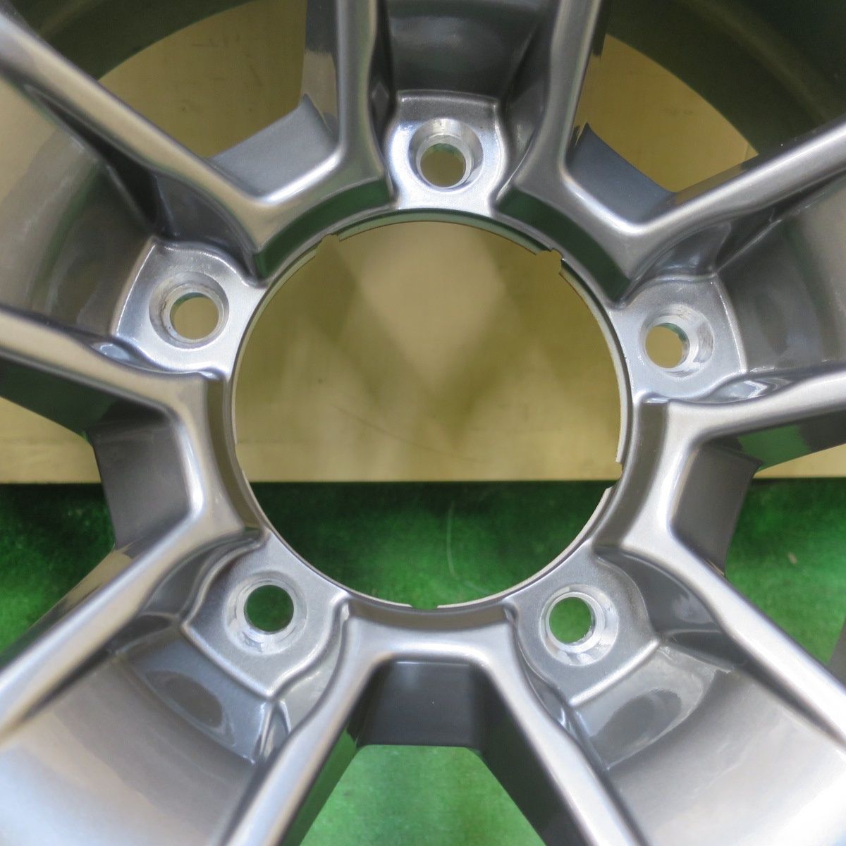 新車外し！25年☆スズキ JB74W ジムニー シエラ 純正 195/80R15