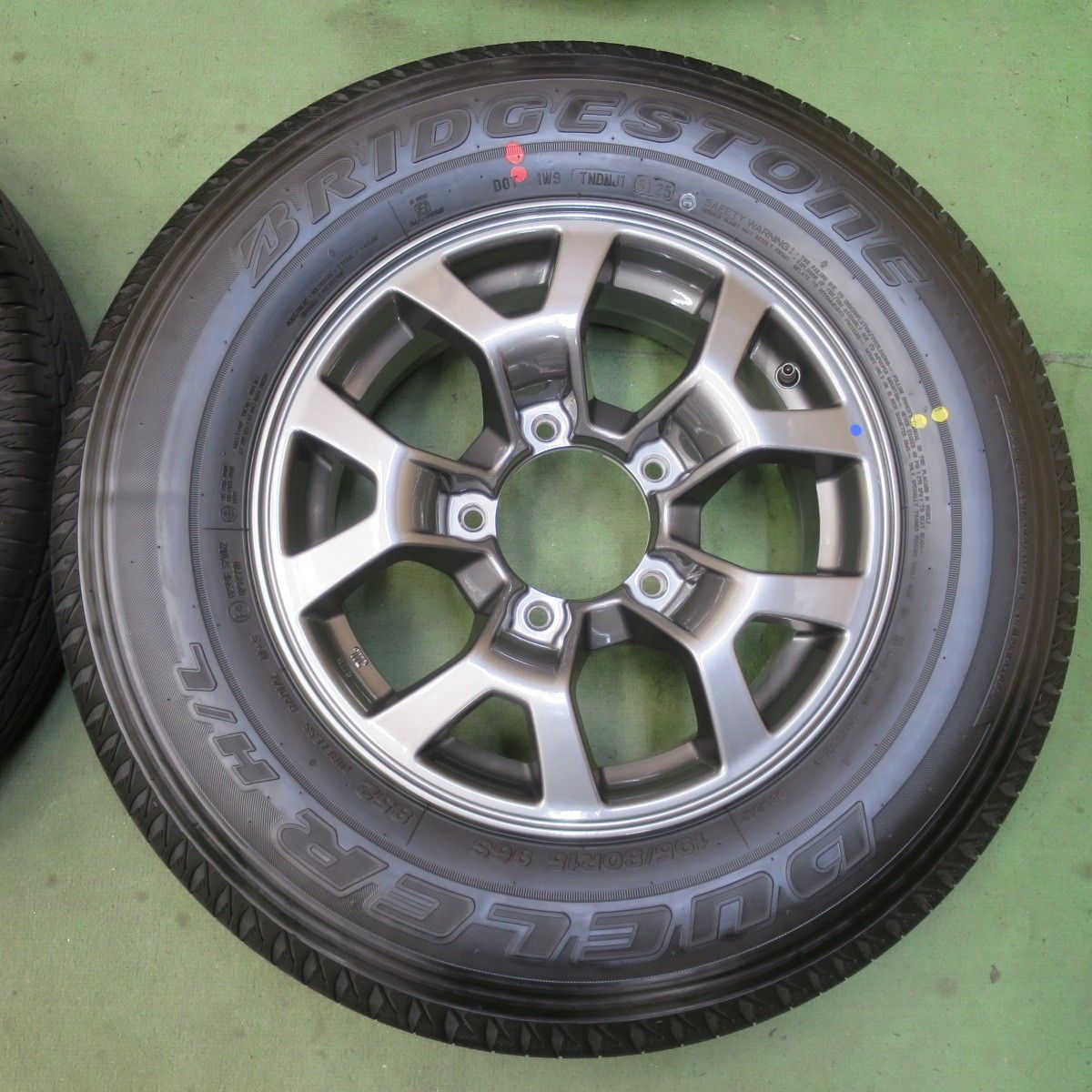 新車外し！25年☆スズキ JB74W ジムニー シエラ 純正 195/80R15