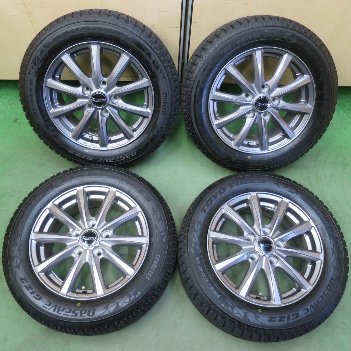 バリ溝！23年！キレイ！ほぼ10分★スタッドレス 195/60R15 トーヨー オブザーブ GIZ2 DILETTO ディレット 15インチ PCD114.3/5H★6052510イス