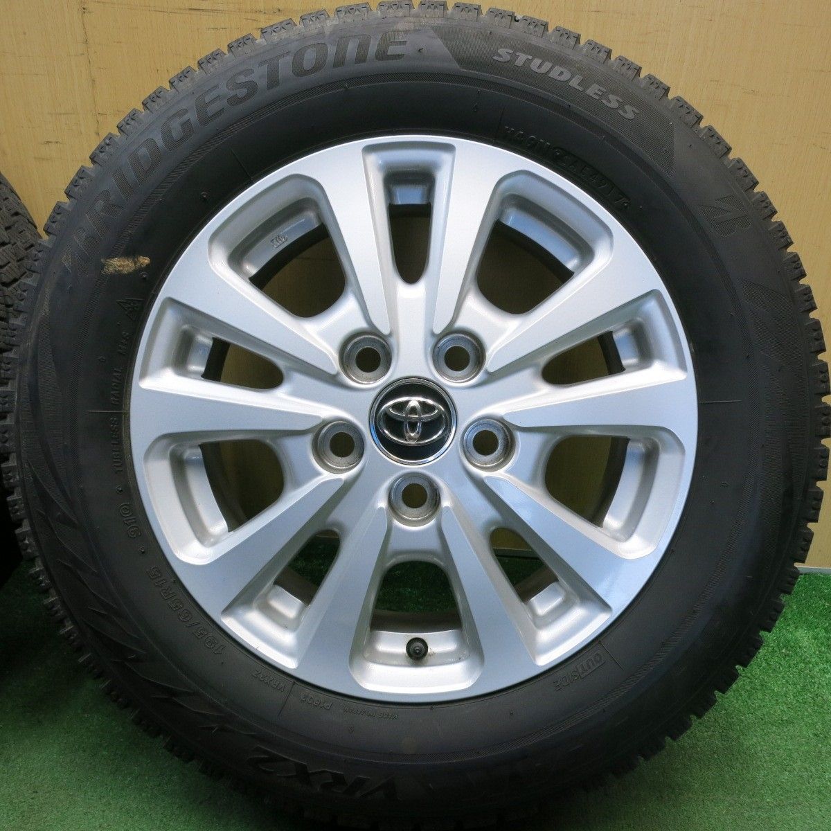 バリ溝！キレイ！9分☆トヨタ 80系 ノア ヴォクシー 純正 195/65R15