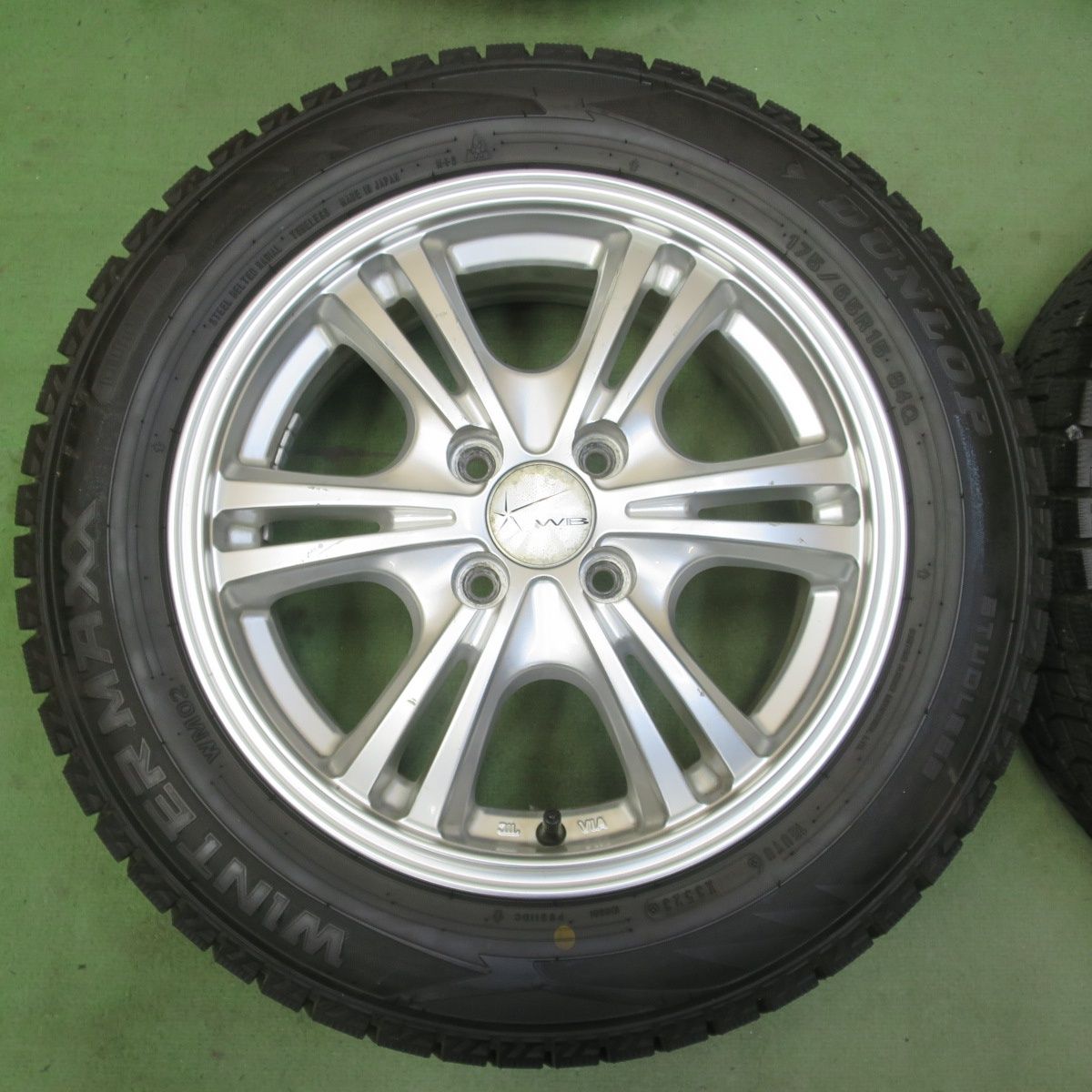 バリ溝！23年！ほぼ10分☆スタッドレス 175/65R15 ダンロップ