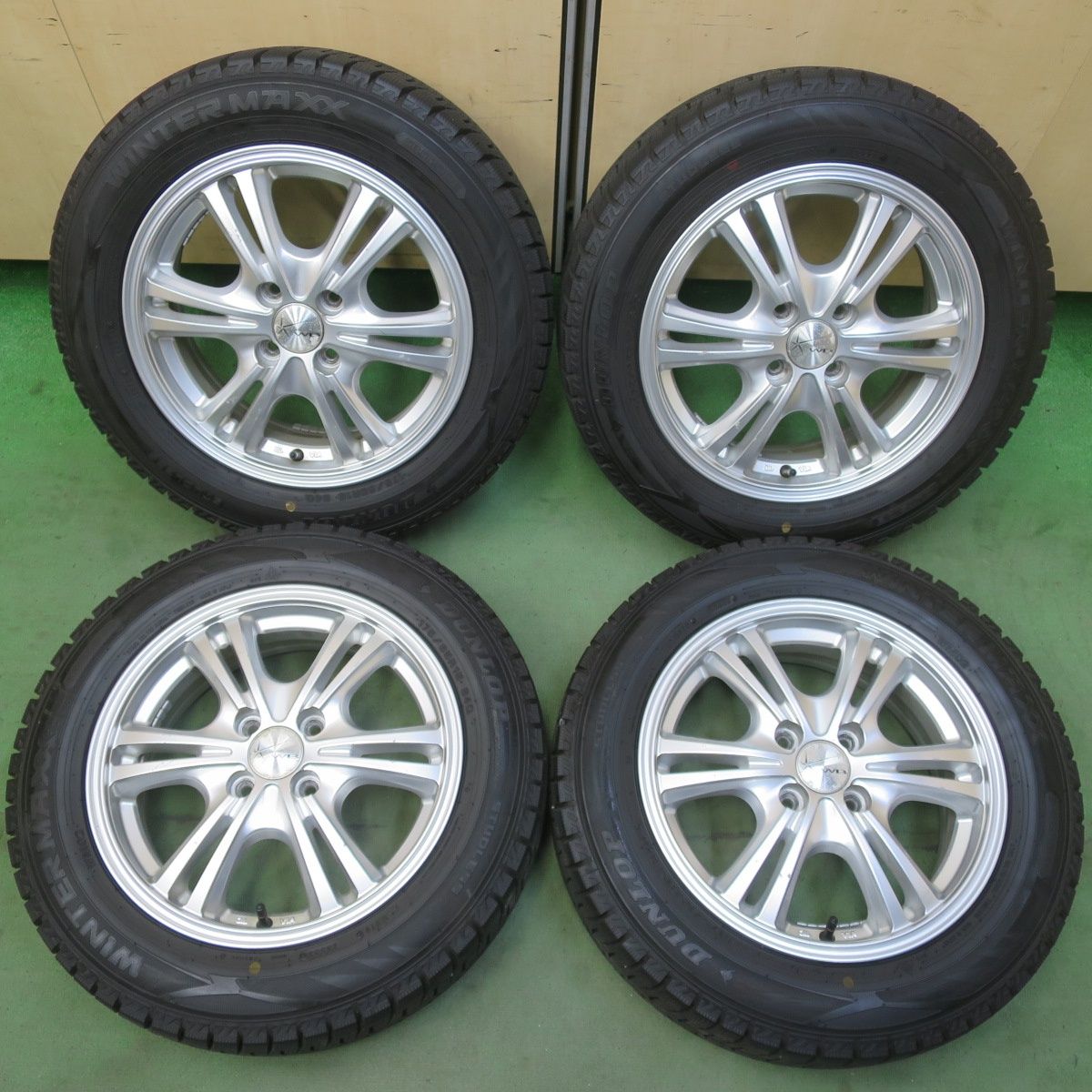 バリ溝！23年！ほぼ10分☆スタッドレス 175/65R15 ダンロップ