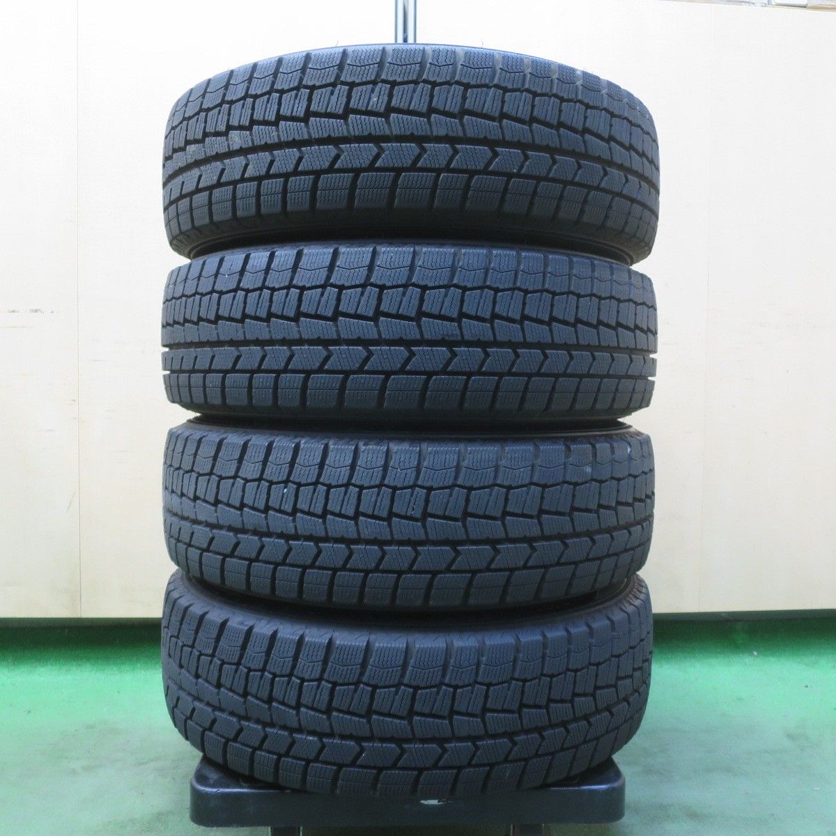 バリ溝！23年！ほぼ10分☆スタッドレス 175/65R15 ダンロップ
