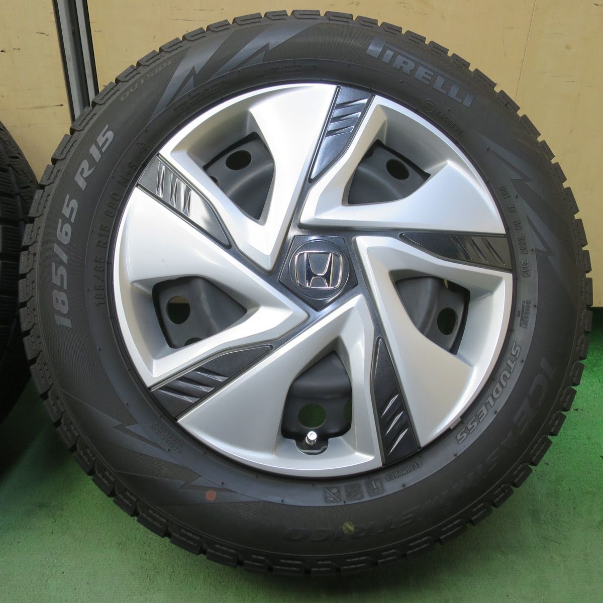 キレイ☆ホンダ フリード 純正 スチール 185/65R15 スタッドレス