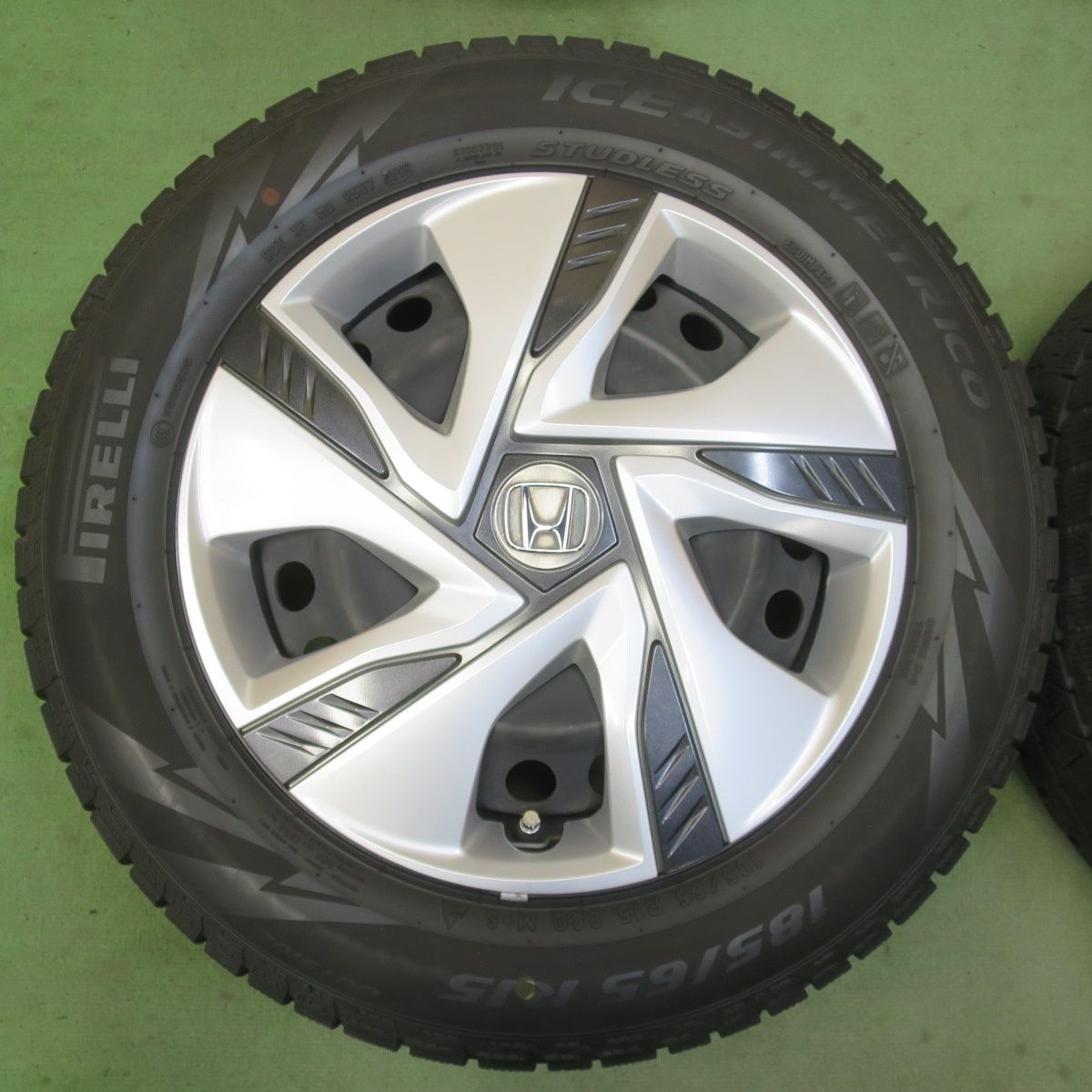 キレイ☆ホンダ フリード 純正 スチール 185/65R15 スタッドレス 