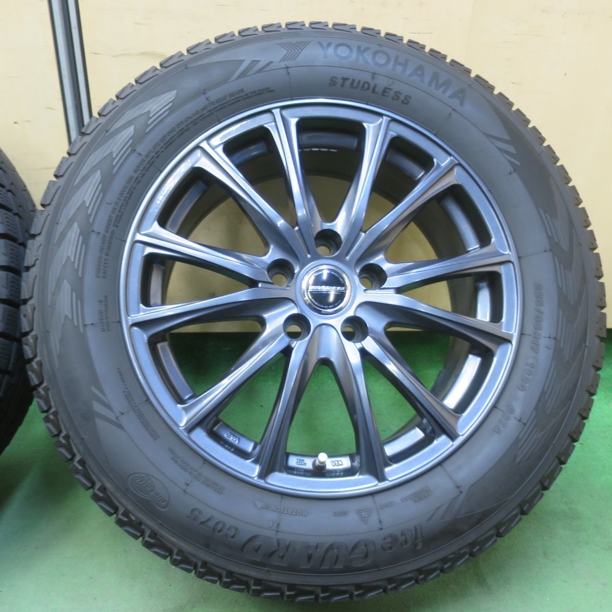 バリ溝！22年！キレイ！8.5分☆スタッドレス 225/65R17 ヨコハマ