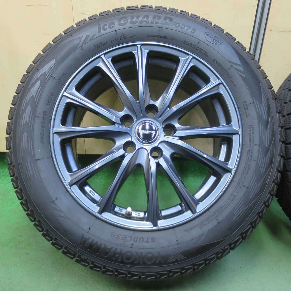 バリ溝！22年！キレイ！8.5分☆スタッドレス 225/65R17 ヨコハマ