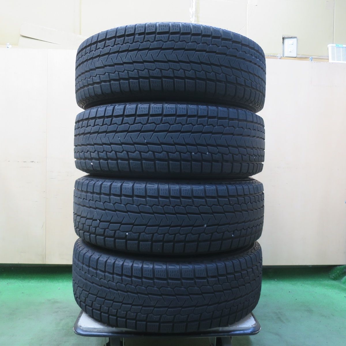 ヨコハマ　スタッドレスタイヤ　225/65R17 21年製造　バリ溝 バリ溝！22年！キレイ！8.5分☆スタッドレス 225/65R17 ヨコハマ