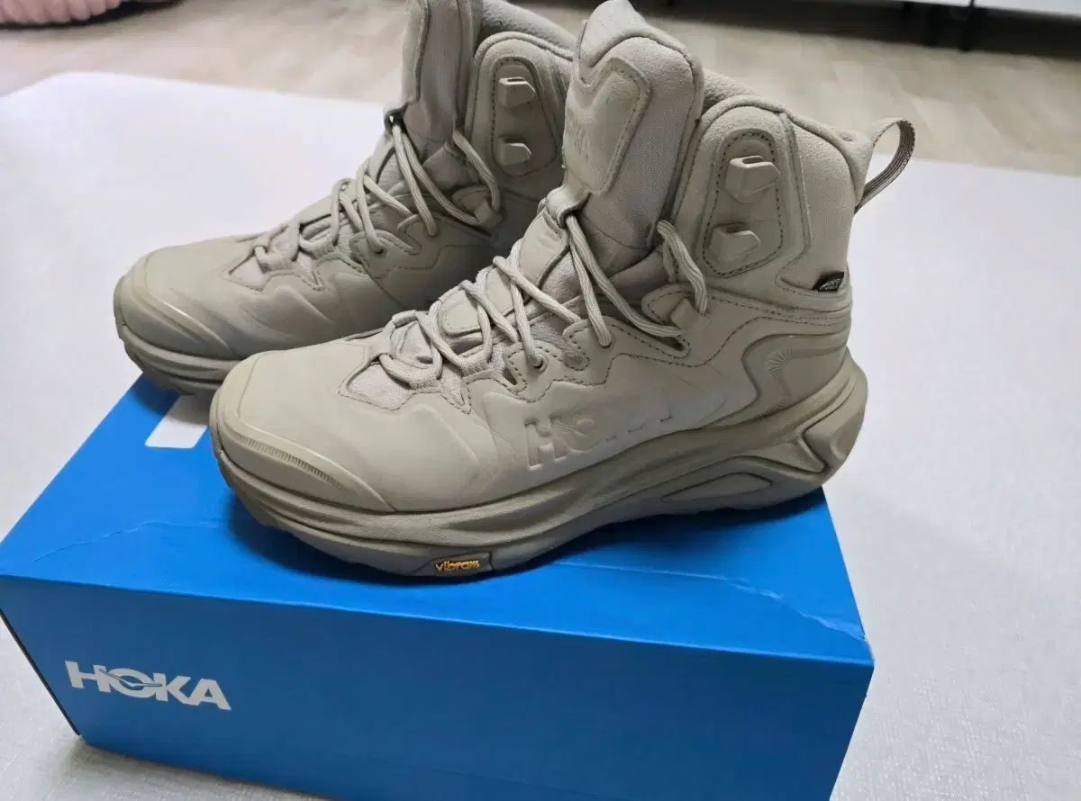 HOKA ONE ONE ホカオネオネ カハ3 gtx 260サイズ トレッキングシューズ トレッキングシューズ 登山靴