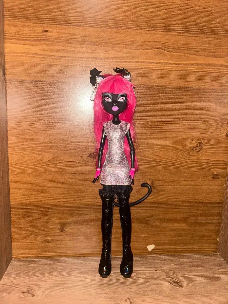 MONSTERHIGHドール キャティ・ノワール 出品