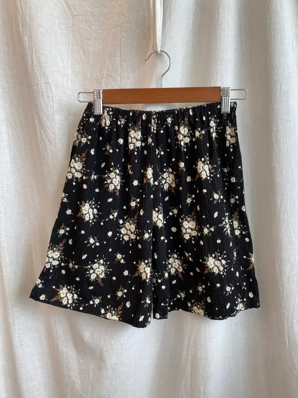 フラワーパターンバンディングショートパンツ(M)