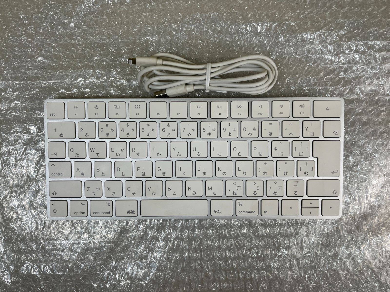 Apple Magic Keyboard A1644 JIS配列 Lightningケーブル付 動作確認済 