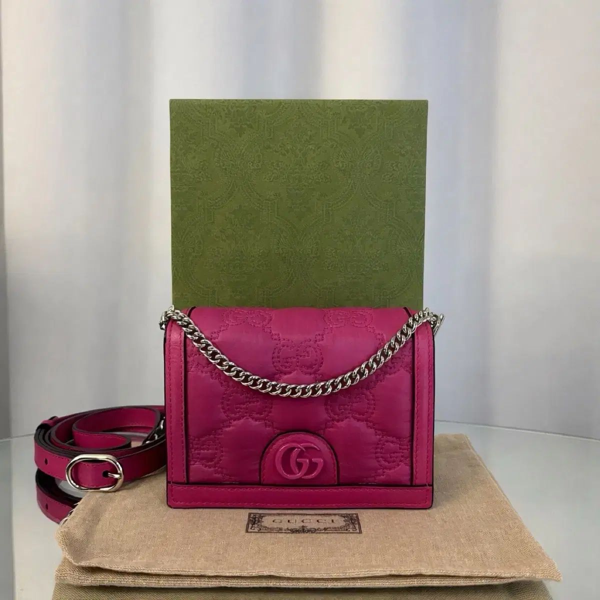 正規品 GUCCI グッチ GG マトラッセ ミニ クロスバック 723777
