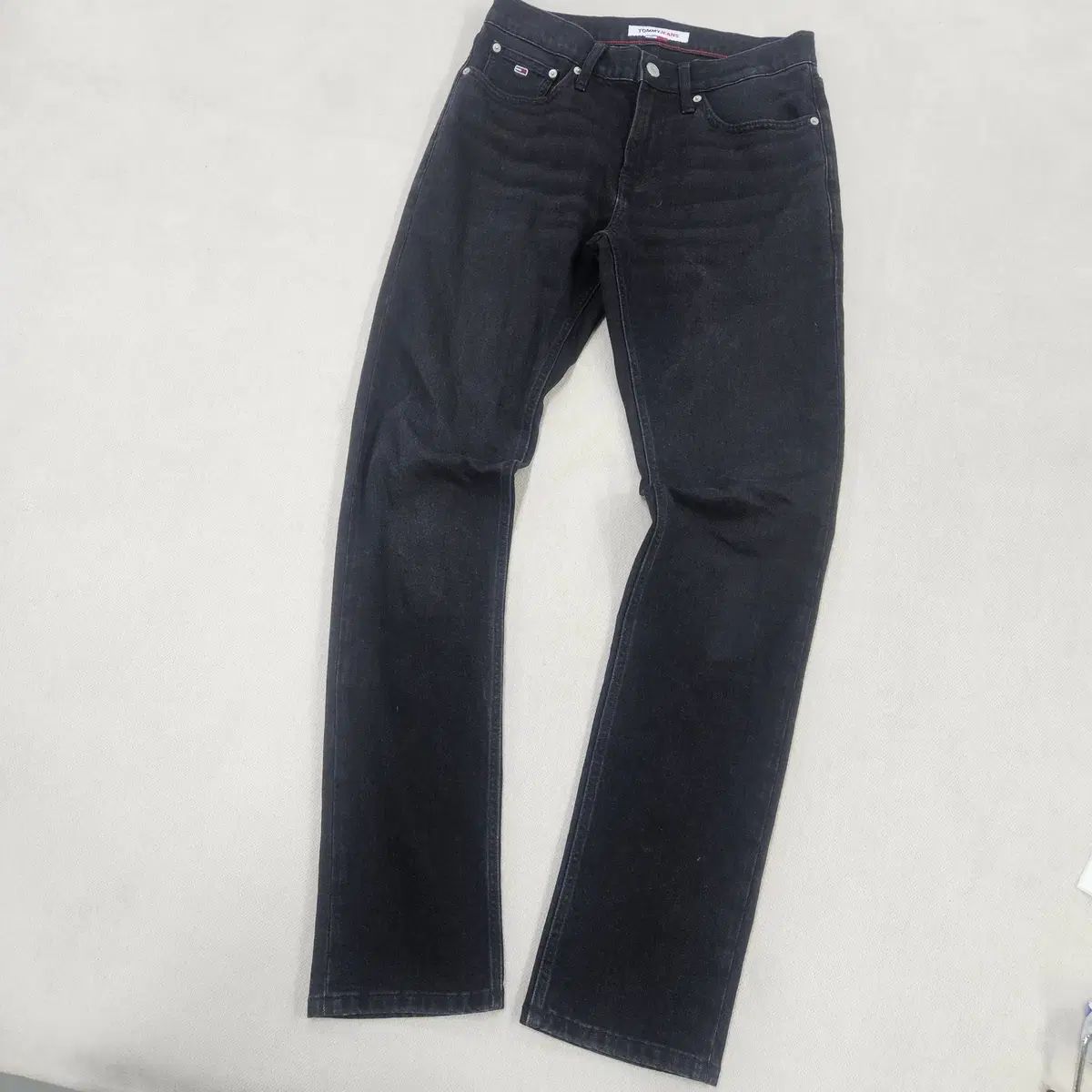 30 Tommy Hilfiger トミー ジーンズ シグネチャーロゴ デニム パンツ 