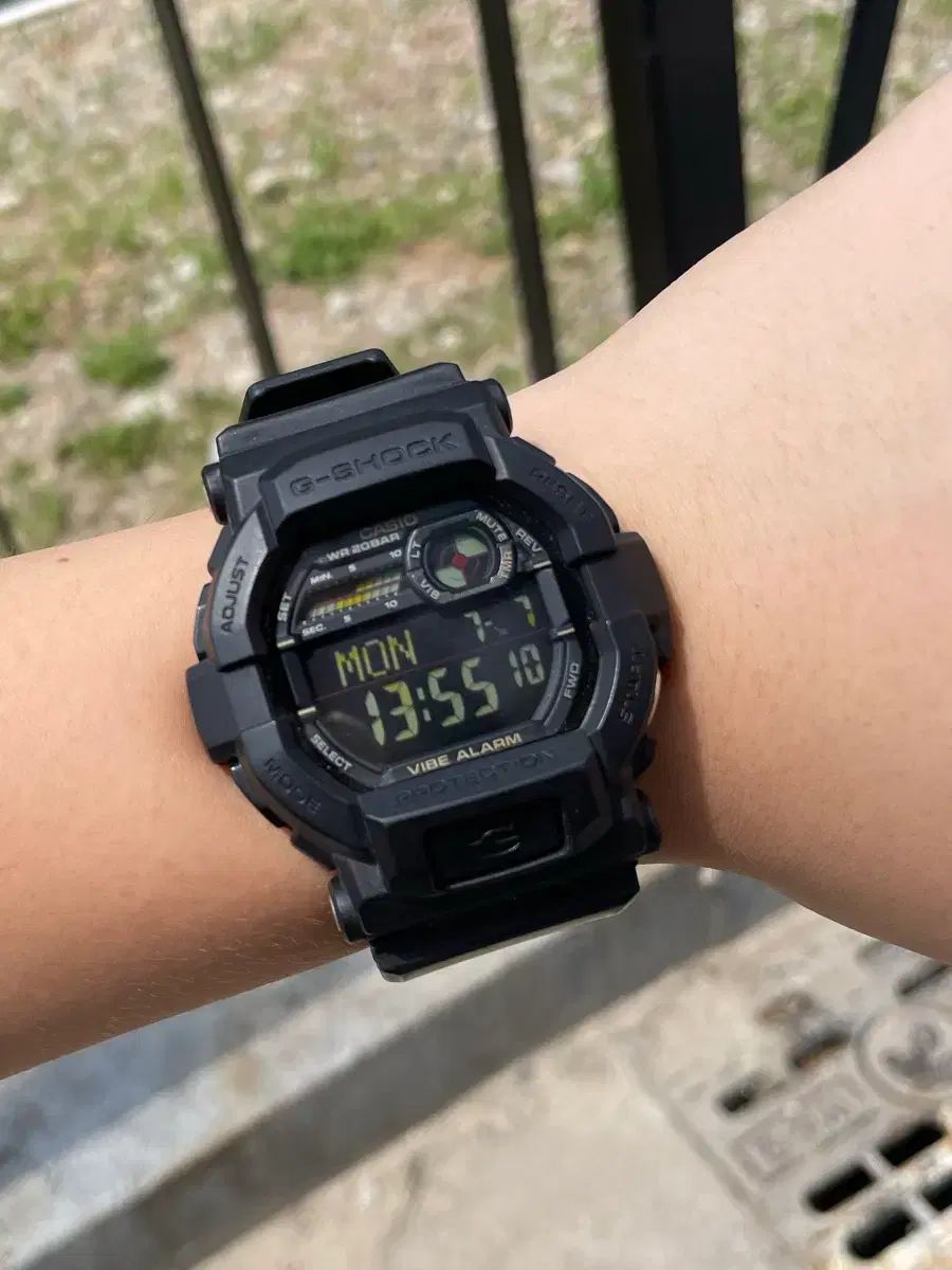 G-SHOCK GD-350-1BDR