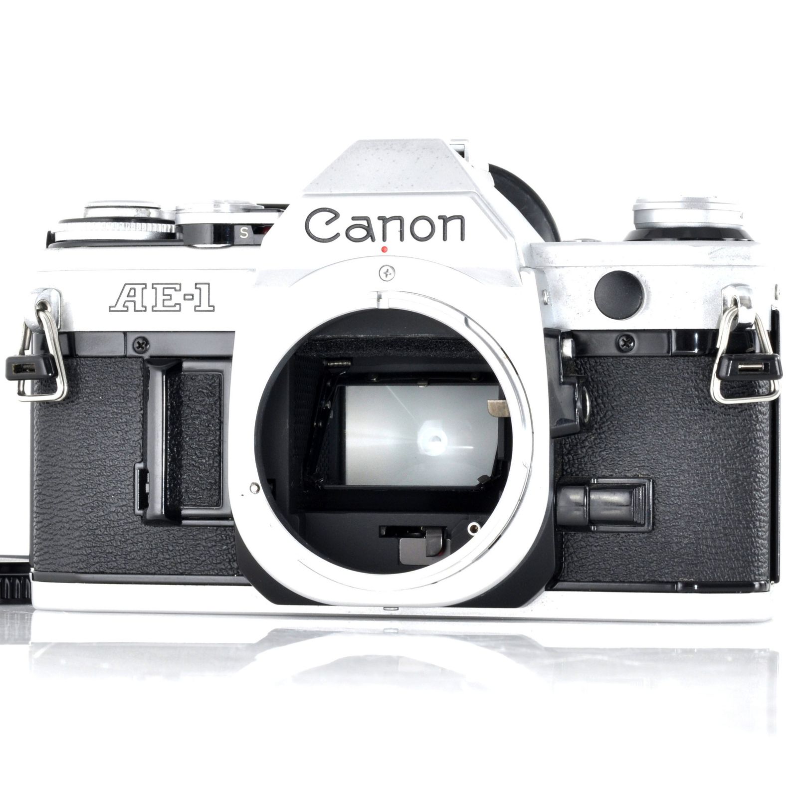 Canon AE-1 フィルム一眼レフカメラ　動作確認済 キヤノン】Canon AE-1 フィルム一眼レフカメラ 動作良好 #S908 - メルカリ