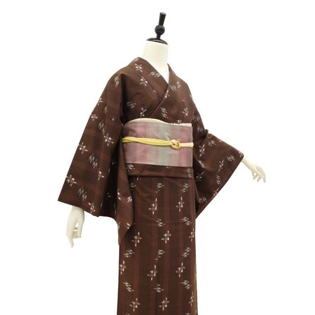 美品！単衣＊琉球柄＊つばめ＊チョコレートブラウン＊紬＊着物＊１６２ｃｍ＊裄６７ 中古】 本場琉球かすり 紬 着物 正絹 沖縄県 琉球絣 縞 手織り こげ茶