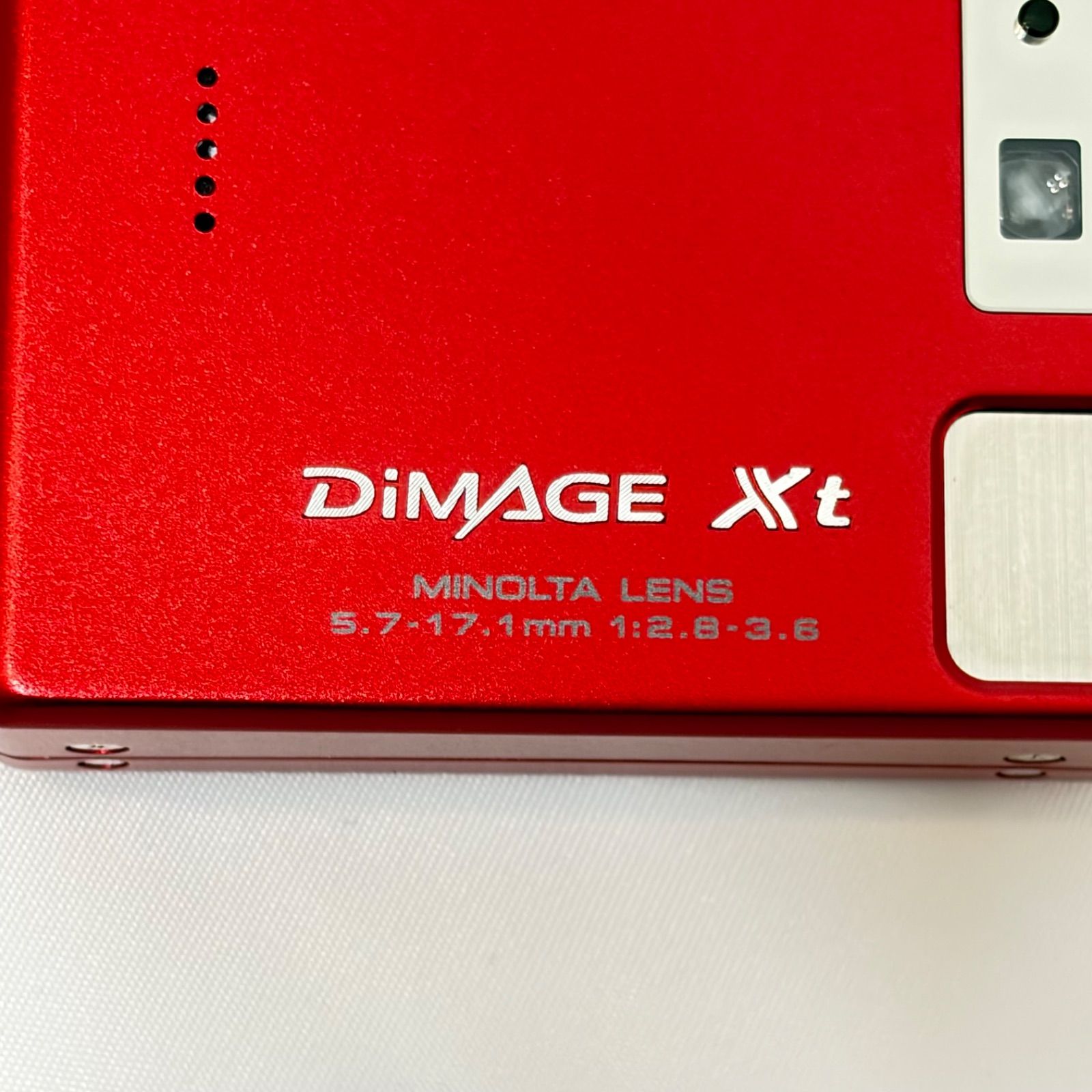 Minolta DiMAGE Xt レッド コンパクトデジタルカメラ ケース付き 美品 ミノルタ DiMAGE Xt レッド オールドデジカメ 動作未確認