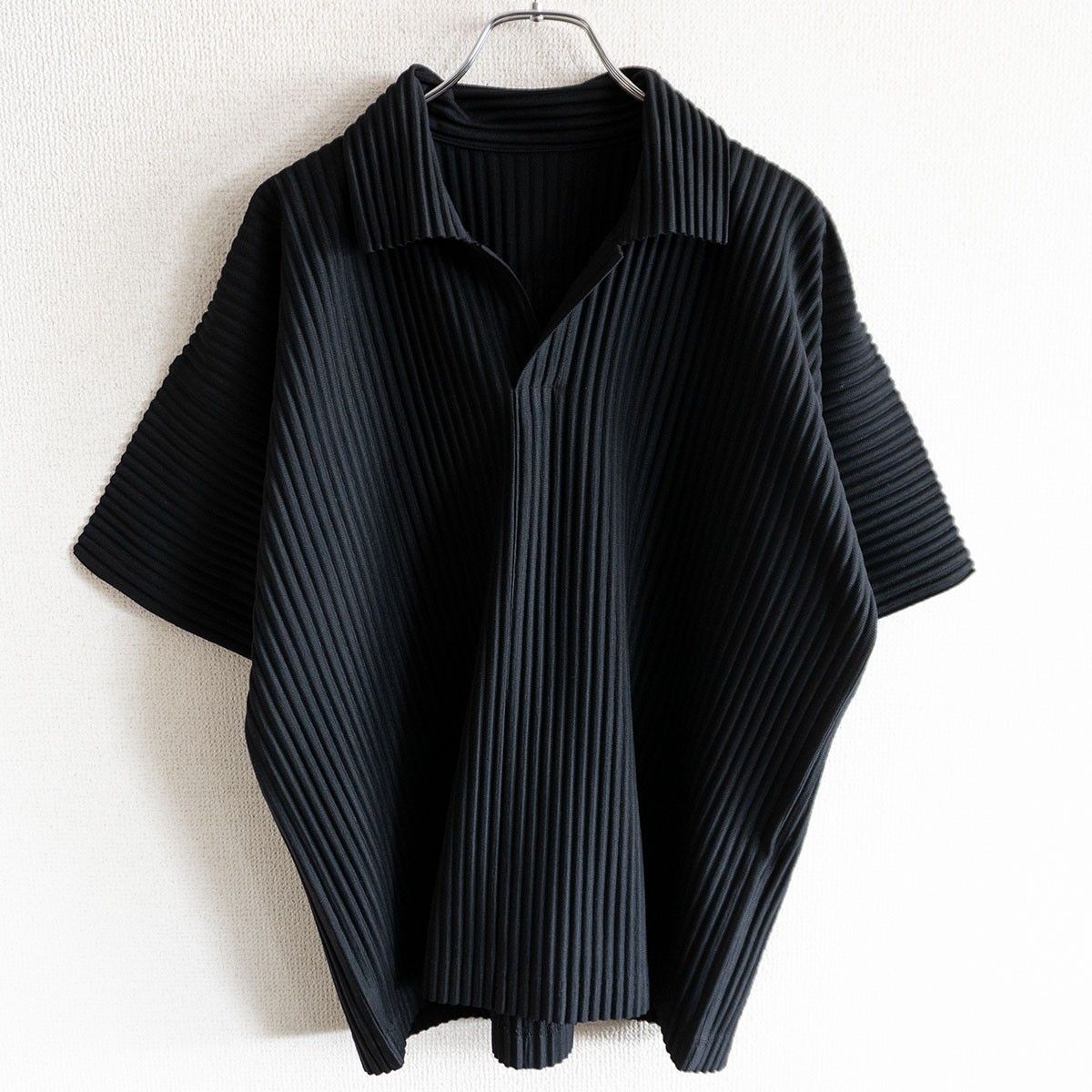 【美品】HOMME PLISSÉ ISSEY MIYAKE ブラックシャツ 美品】 HOMME PLISSE ISSEY MIYAKE【プリーツ シャツ】2 ブラック
