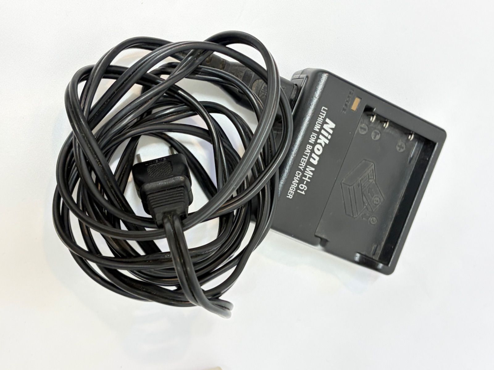 通電確認済 Nikon COOLPIX 5200 充電器・説明書付 オールドデジカメ