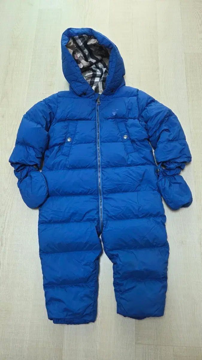 2Y バーバリーキッズ 宇宙服 ダウン