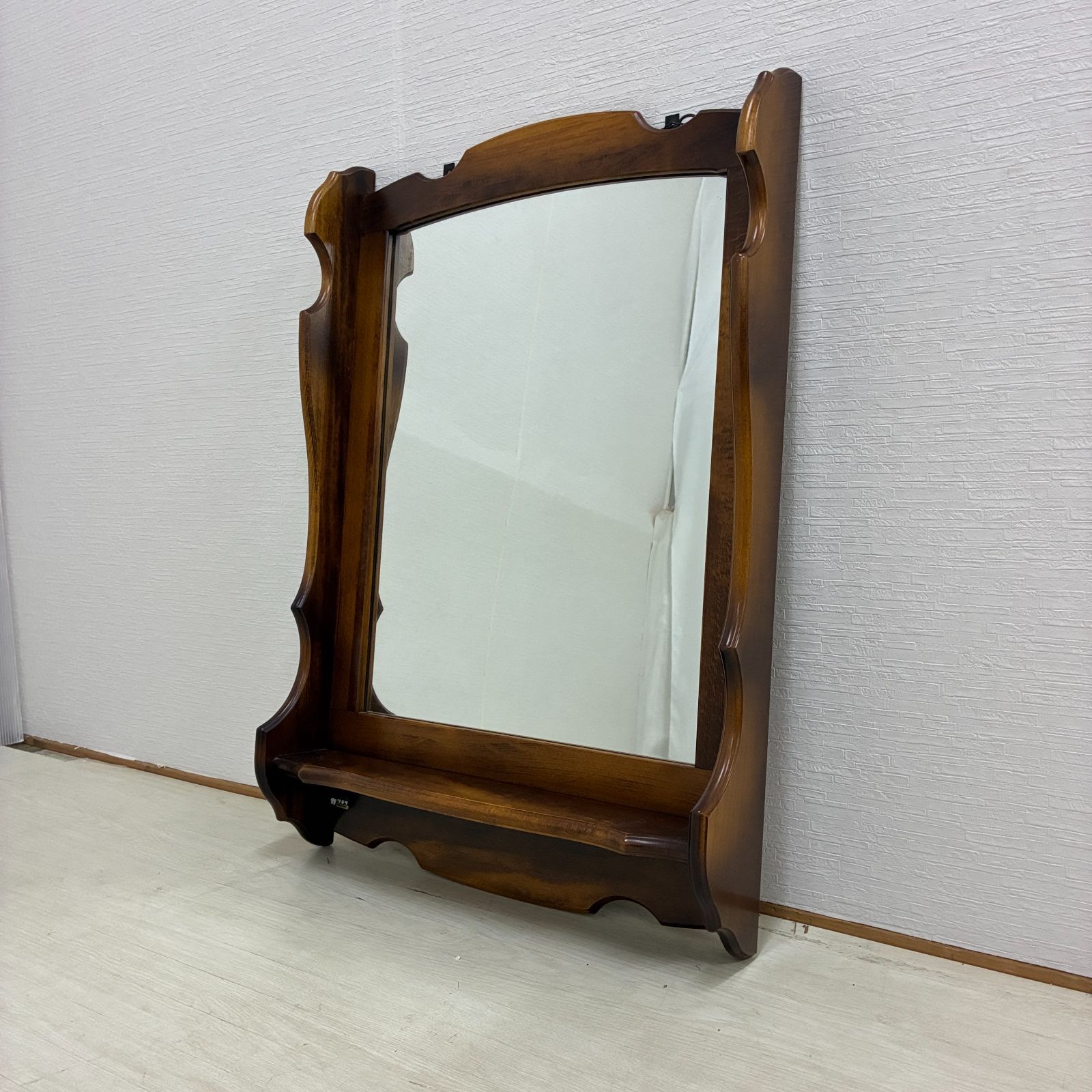 CIC67 オールドカリモク コロニアル 棚付き ウォールミラー カタカナ表記 オールドカリモク】コロニアル 壁掛けミラー ウォールミラー 鏡 - メルカリ
