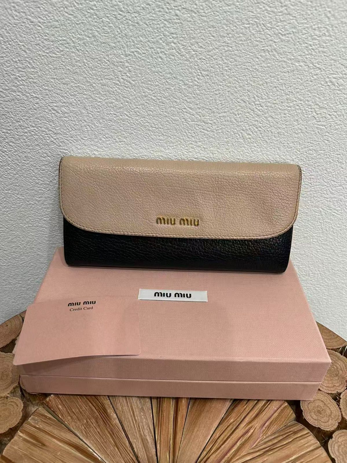 中古美品正規品 miu miu バイカラー 長財布 レザー フラップ - メルカリ