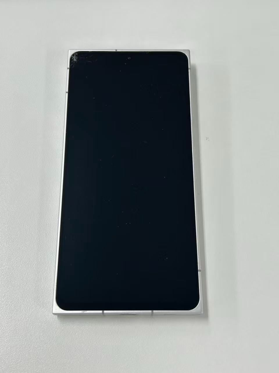 ジャンク】Leitz phone 2 ホワイト 起動不可 - メルカリ