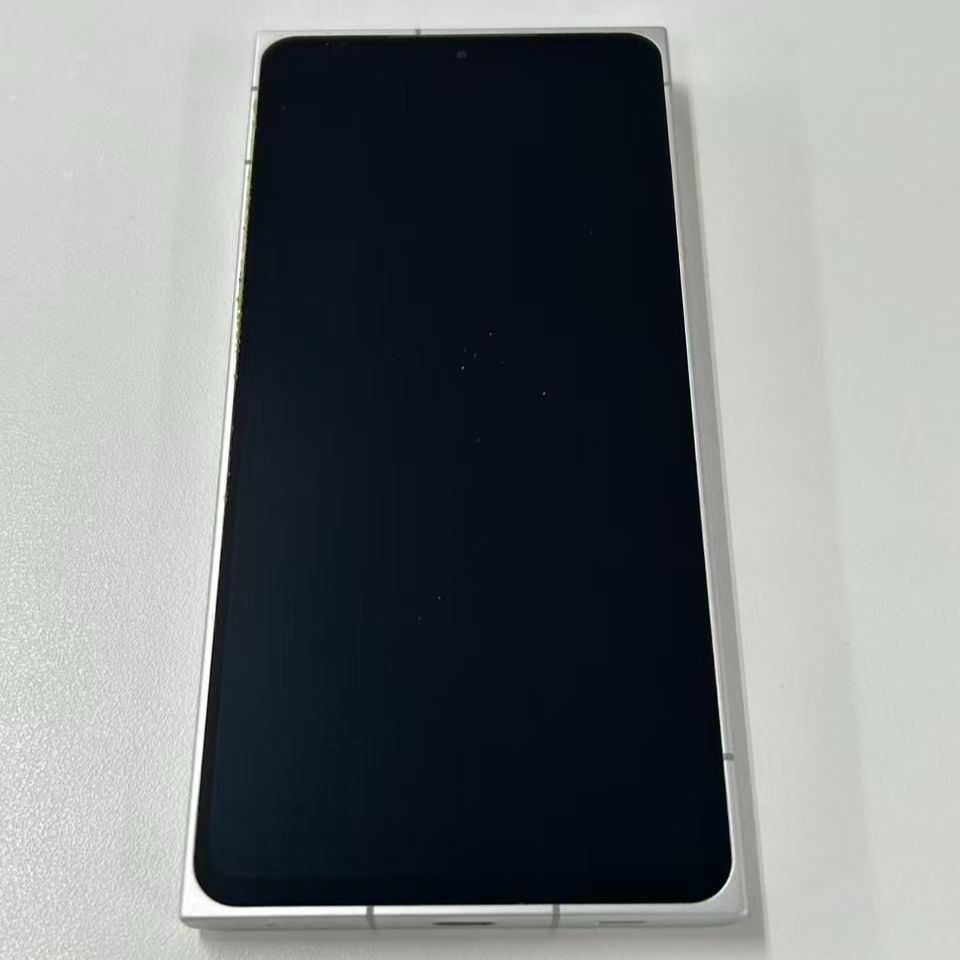 Leitz Phone 2 本体　ジャンク Leitz phone 2 ジャンク品 ホワイト - メルカリ