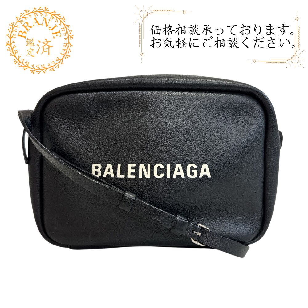 バレンシアガ カメラバッグ XS エブリデイ ショルダーバッグ - メルカリ