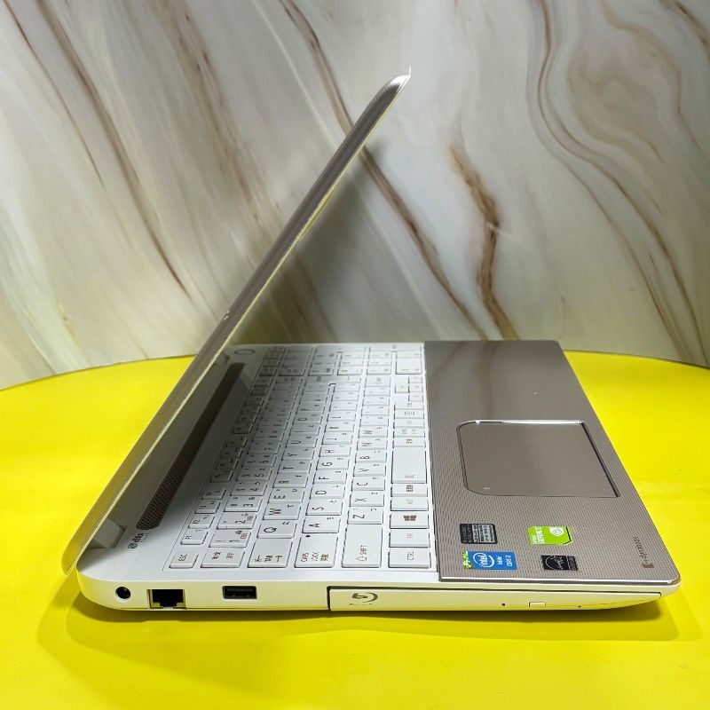 白ノートPC✨️dynabook✨SSD240GBメモリ8GBカメラwin11 テレワーク対応 dynabook Core i7 SSD240GB メモリ8GB Win11 Webカメラ