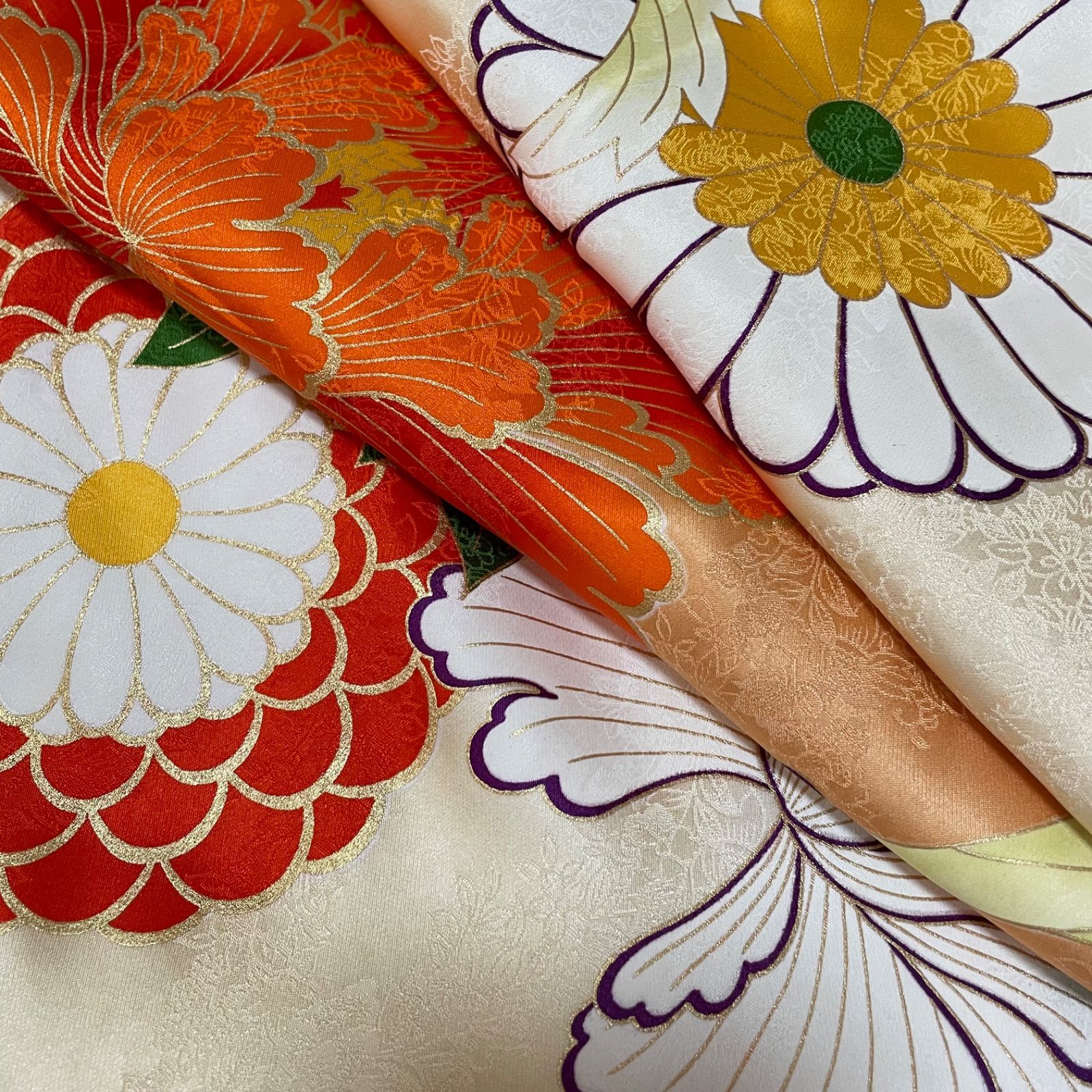 J927 アンティーク 振袖 金駒刺繍 金彩加工 手描き 牡丹 菊 正絹 結婚