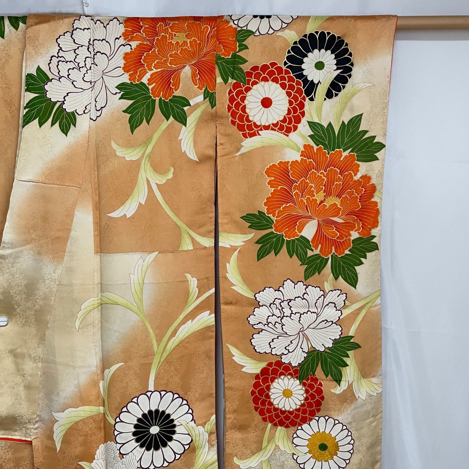 J927 アンティーク 振袖 金駒刺繍 金彩加工 手描き 牡丹 菊 正絹 結婚
