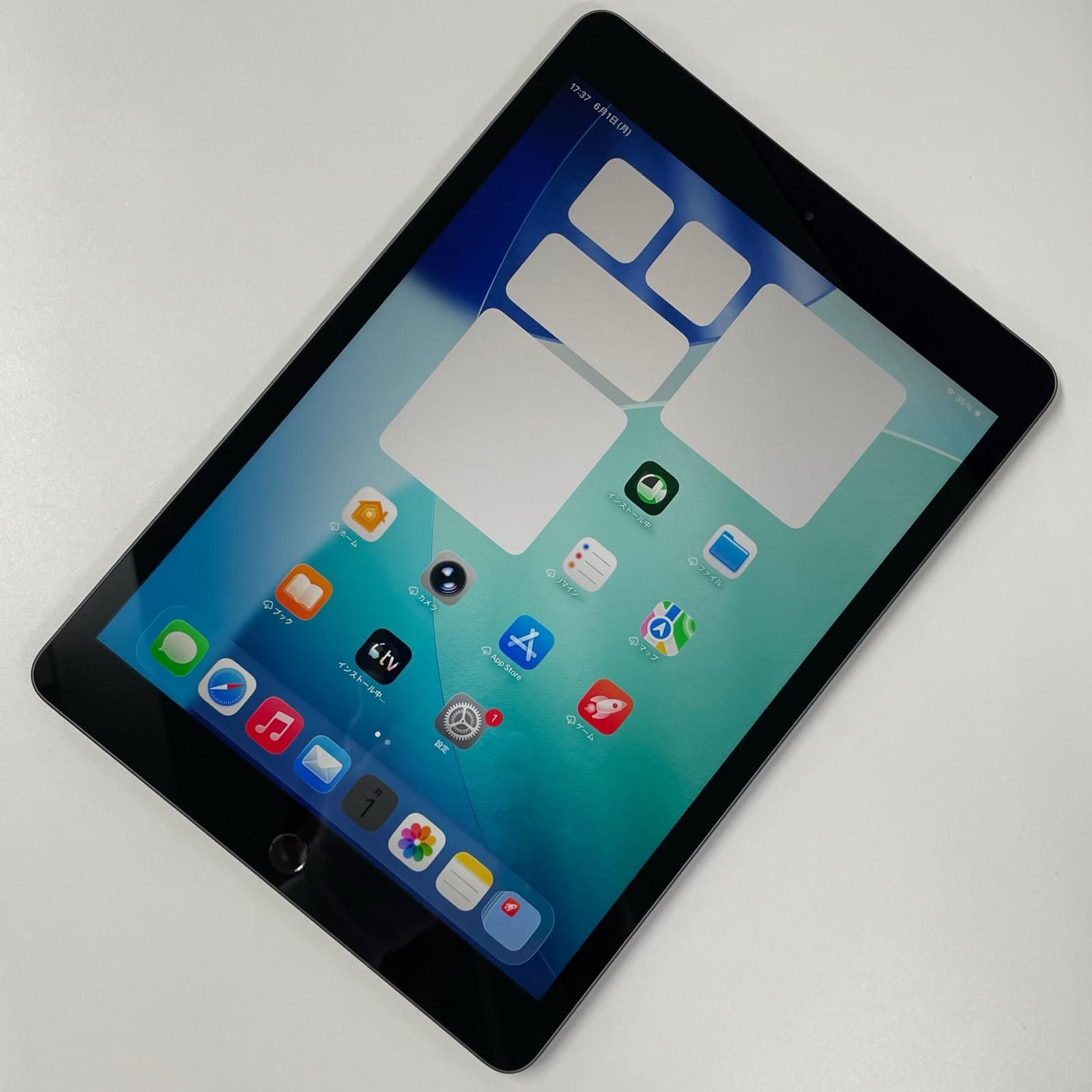 docomo iPad 第8世代 32GB スペースグレイ 中古 - メルカリ