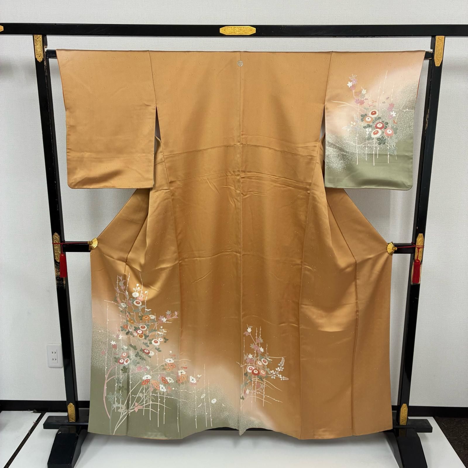 付下げ 金駒刺繍 友禅 金彩 紗綾形の地紋 一つ紋 正絹 着物 MK-9210 