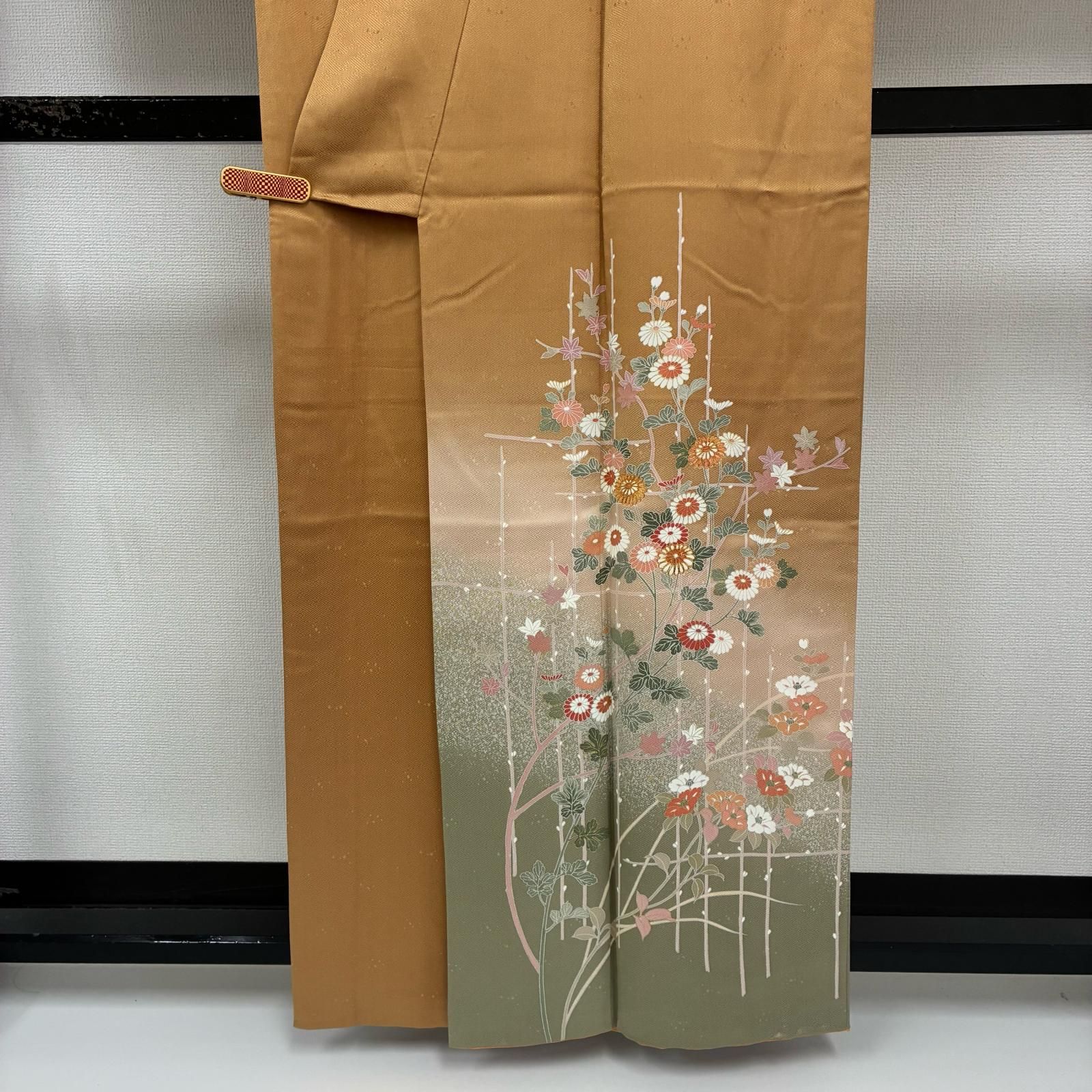 付下げ 金駒刺繍 友禅 金彩 紗綾形の地紋 一つ紋 正絹 着物 MK-9210