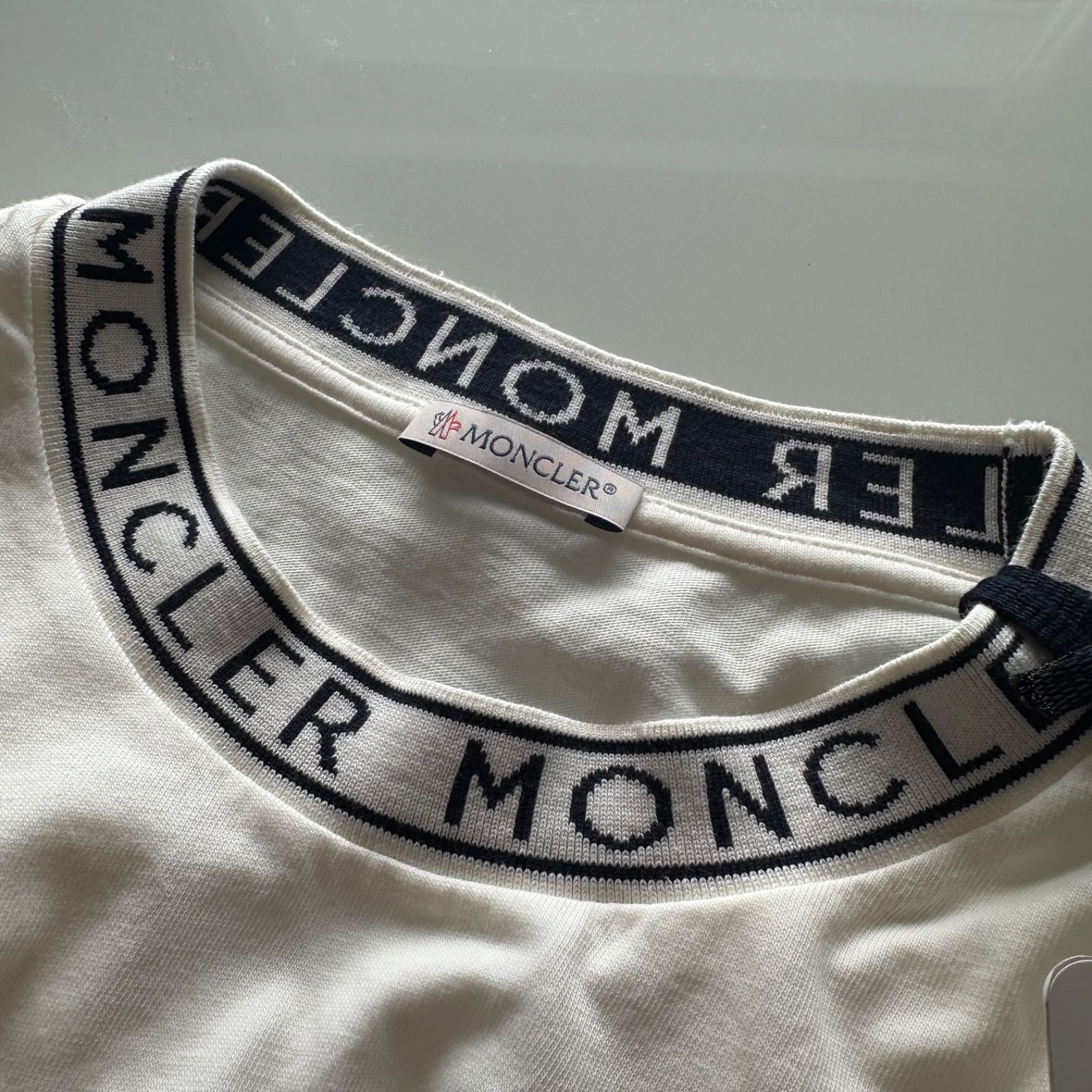 Moncler ニットロゴ Tシャツ アイボリー 現行定価64900円 - メルカリ