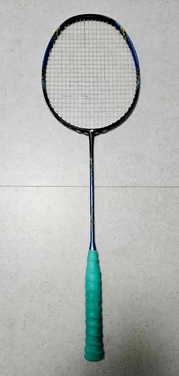 ヨネックス NANOFLARE₍ナノフレア) 700 シアンブルー