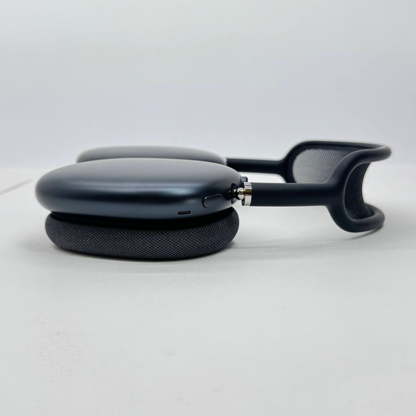 美品 Apple AirPods Max MWW43ZA/A ミッドナイト A3184【C7877-80