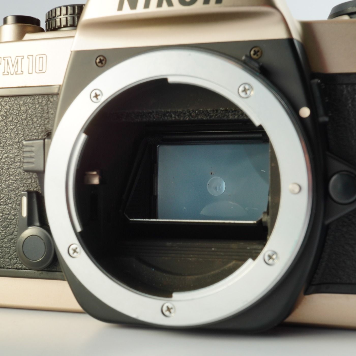 Nikon ニコン FM10 + Ai-S ZOOM Nikkor 35-70mm F/3.5-4.8 MF フィルム