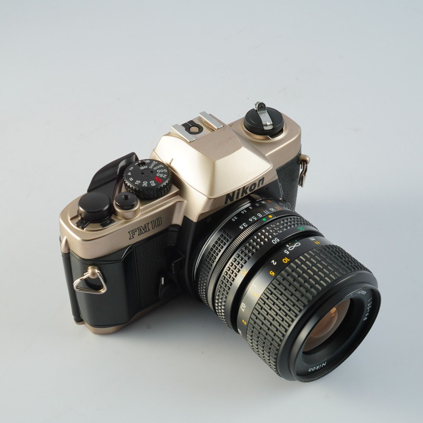 Nikon ニコン FM10 + Ai-S ZOOM Nikkor 35-70mm F/3.5-4.8 MF フィルム