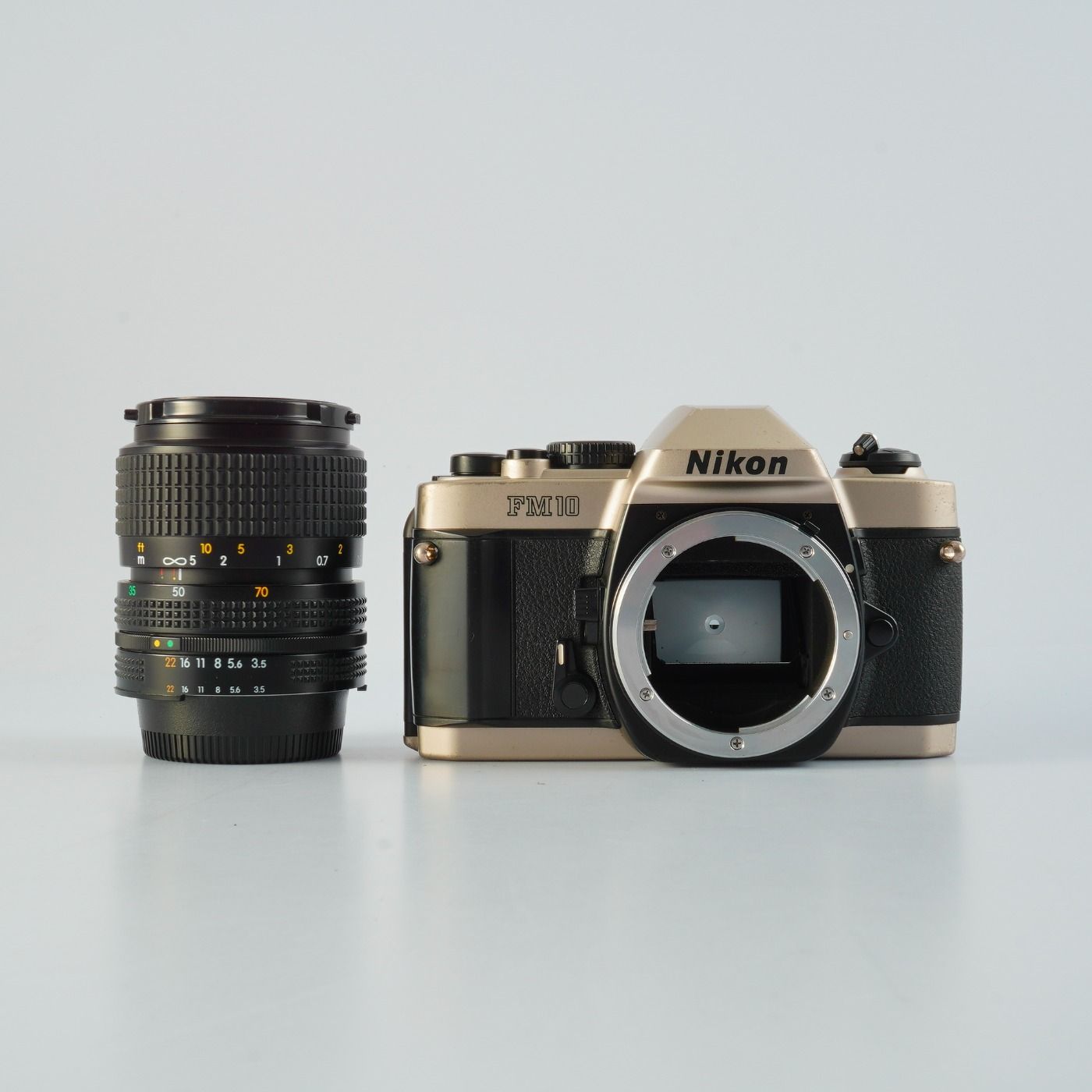 Nikon ニコン FM10 + Ai-S ZOOM Nikkor 35-70mm F/3.5-4.8 MF フィルム