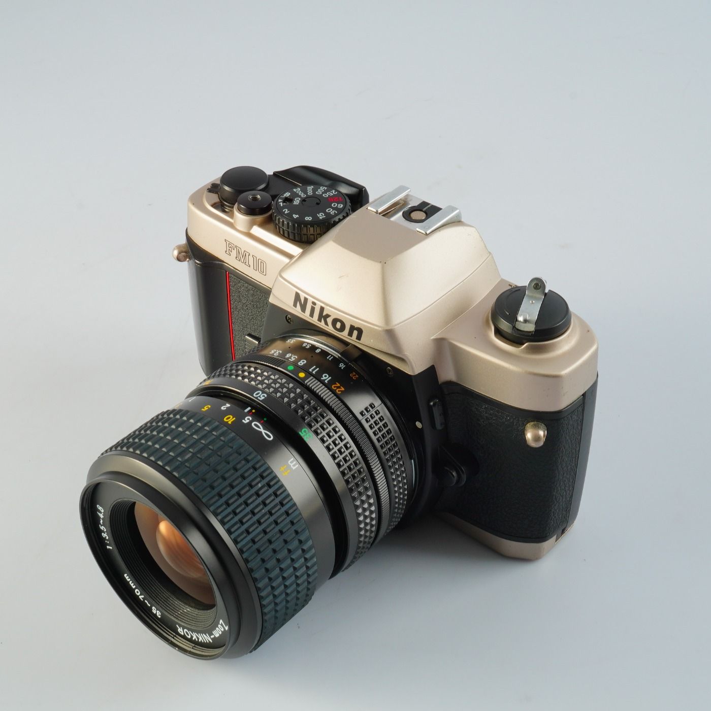 Nikon ニコン FM10 + Ai-S ZOOM Nikkor 35-70mm F/3.5-4.8 MF フィルム