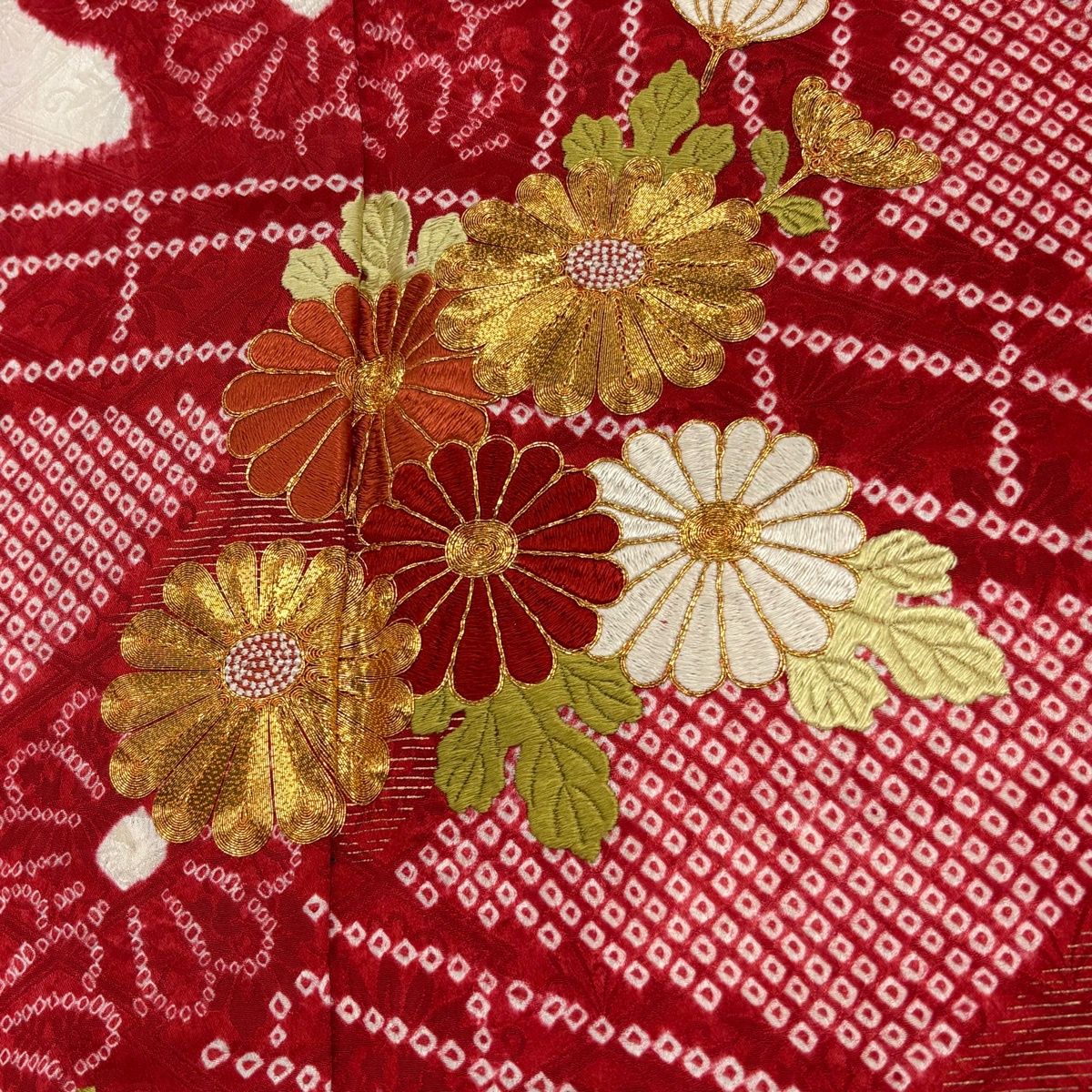 振袖 身丈161.5cm 裄丈67.5cm L 袷 菊 橋 絞り 金糸 赤 正絹 名品 