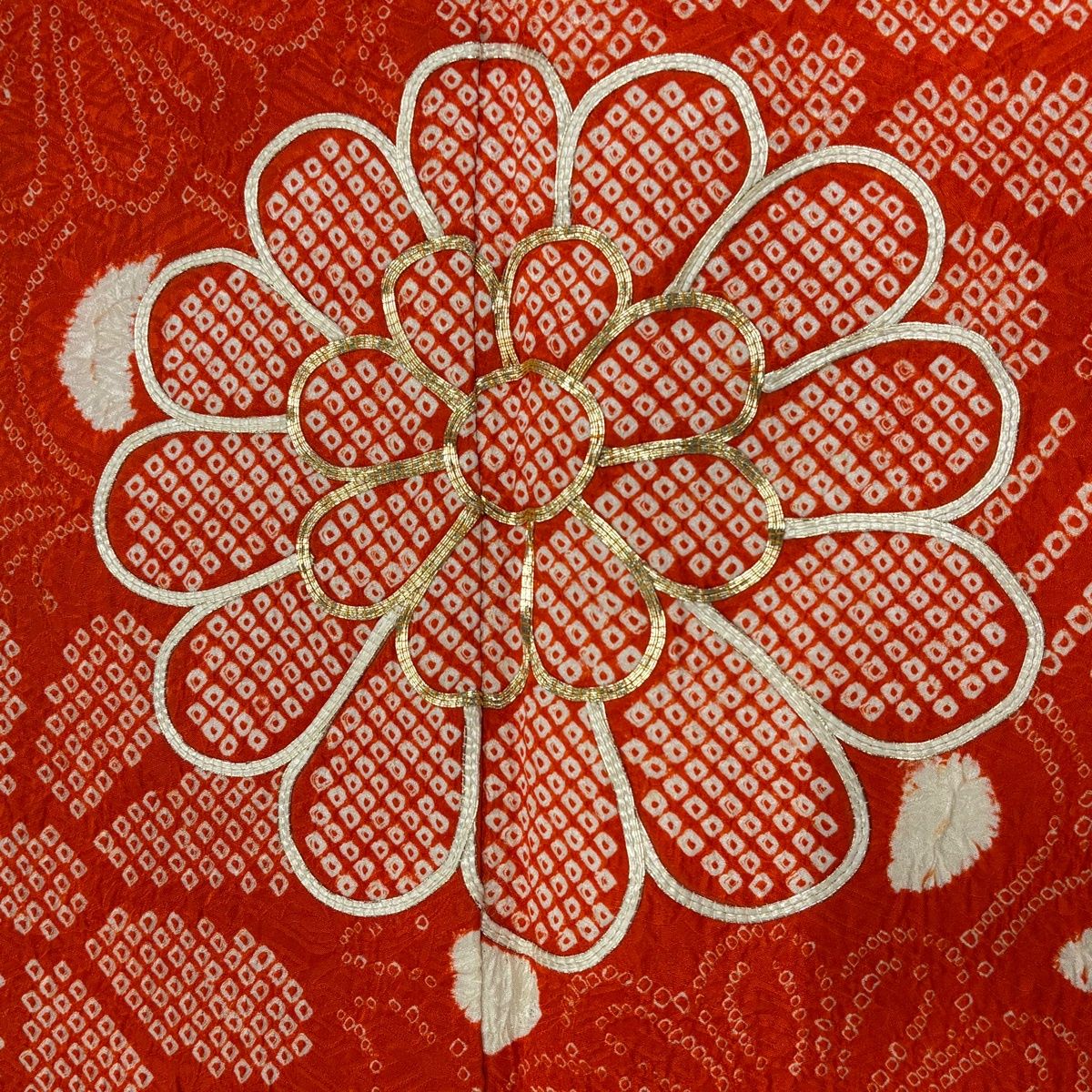 振袖 身丈160cm 裄丈64.5cm M 袷 菊 金銀糸 絞り オレンジ 正絹 秀品