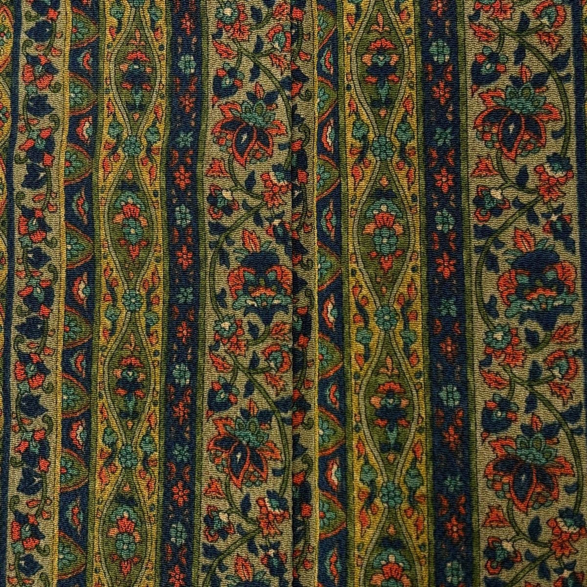 美品】 小紋 身丈152cm 裄丈62cm S 袷 花唐草 縞 縮緬 茶緑色 正絹 