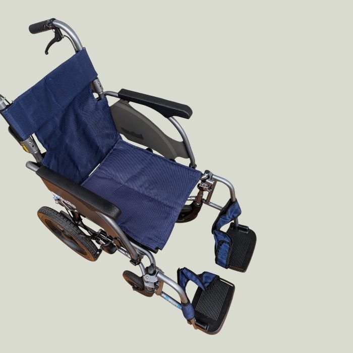 送料無料　カルティマ　多機能介助式車椅子　　CRT-8　km-26-0527-07