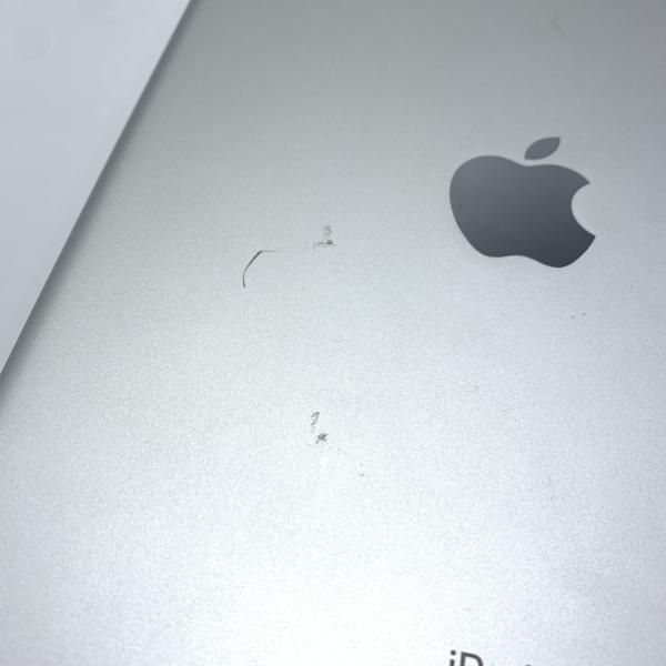 iPad 第6世代 WiFi+Cellular 32GB シルバー docomo SIM解除済 中古